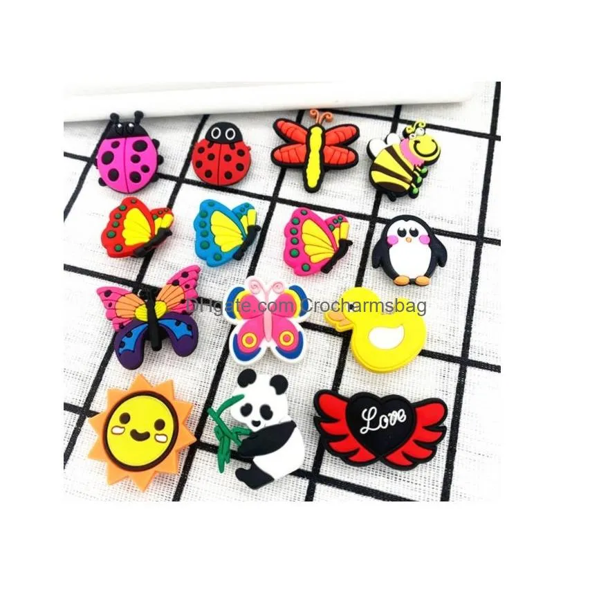 100Pcs Cartoon buttterfly bee animal PVC Shoe Charms Shose Accessories clog Jibz Fit Wristband Croc buttons GardenShoe Decorations Buckle Gift designer