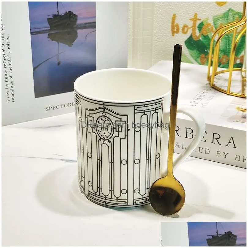 mugs porcelain mug cafe tea milk cups bone china coffee drinkware water with golden spoon birthday gift arrival 230327