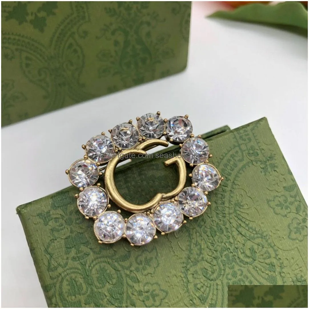 Diamond Brooch Ancient home European-American style casual coat diamond-encrusted enamel dripping oil Pearl diamond-encrusted bee Brooch suit coat