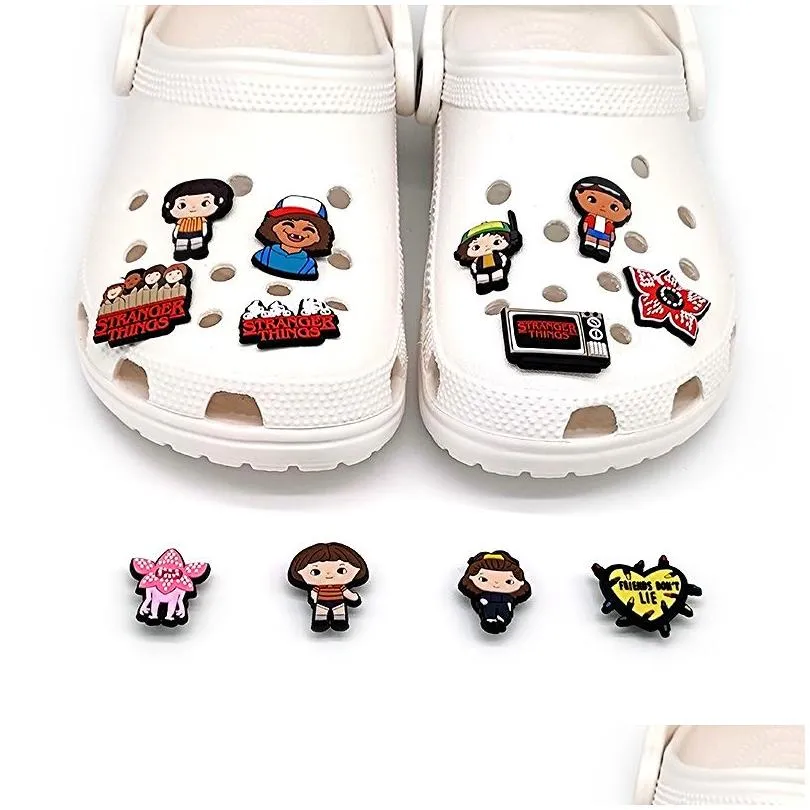 MOQ 100pcs hot movies character clog charms 2D Soft pvc clog Shoe parts accessories fashion Shoe Buckles Decorations fit men Sandals kids bracelets