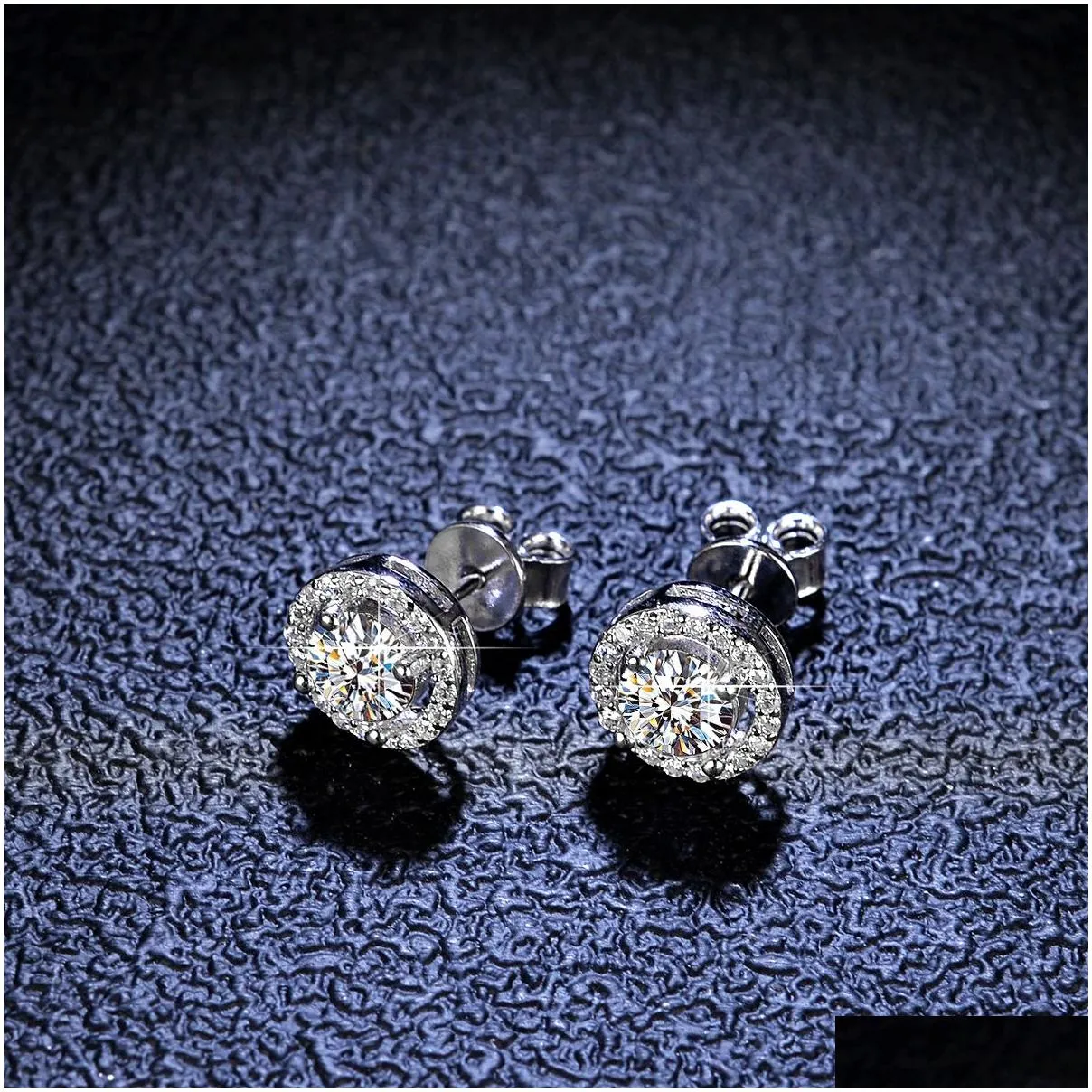 925 sterling silver stud earrings classic halo round brilliant cut 0.5ct 1ct moissanite diamond for women