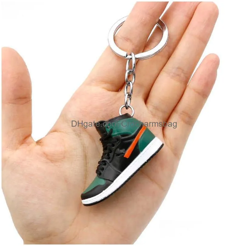 Creative 3D Mini Basketball Shoes Stereoscopic Model Keychains Sneakers Enthusiast Souvenirs Keyring Car Backpack Pendant Gift Y220413