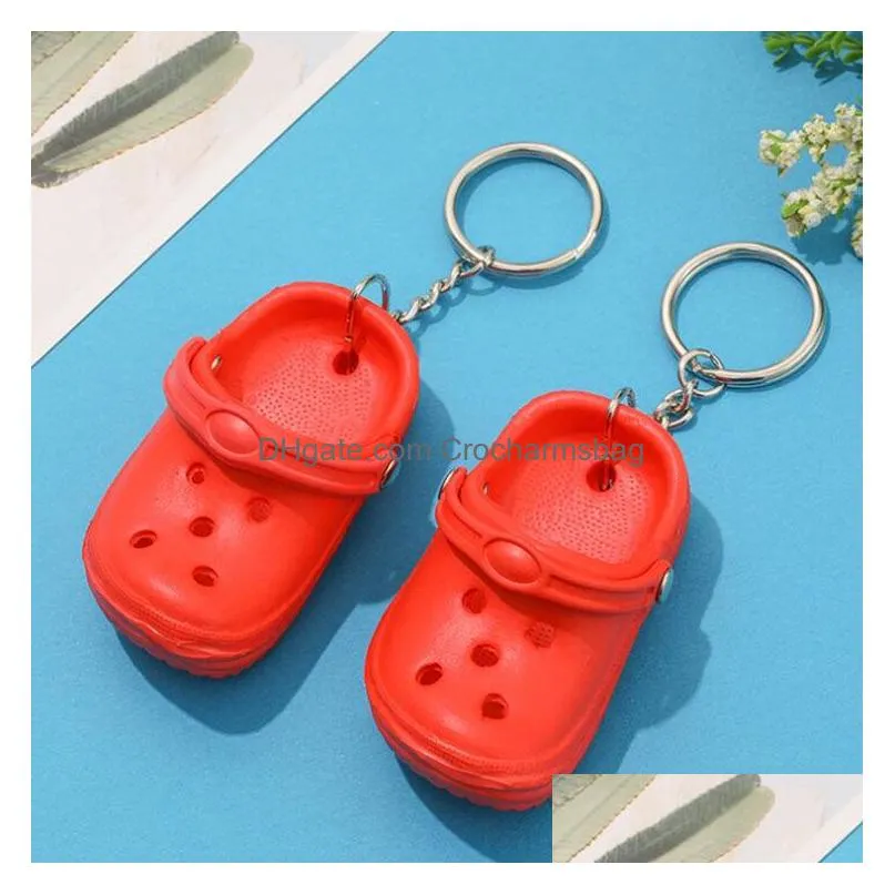 New arrived mini hole garden shoe keychains cute cartoon clog sandal key chain fashion accessories summer decoration gift