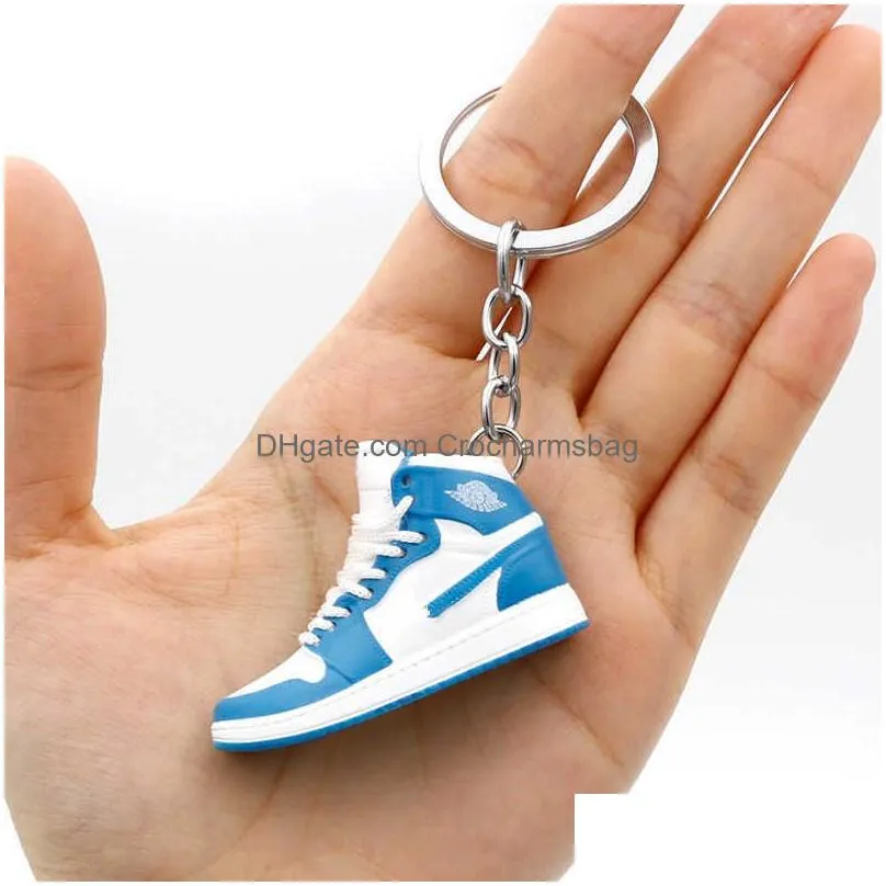 Creative 3D Mini Basketball Shoes Stereoscopic Model Keychains Sneakers Enthusiast Souvenirs Keyring Car Backpack Pendant Gift Y220413