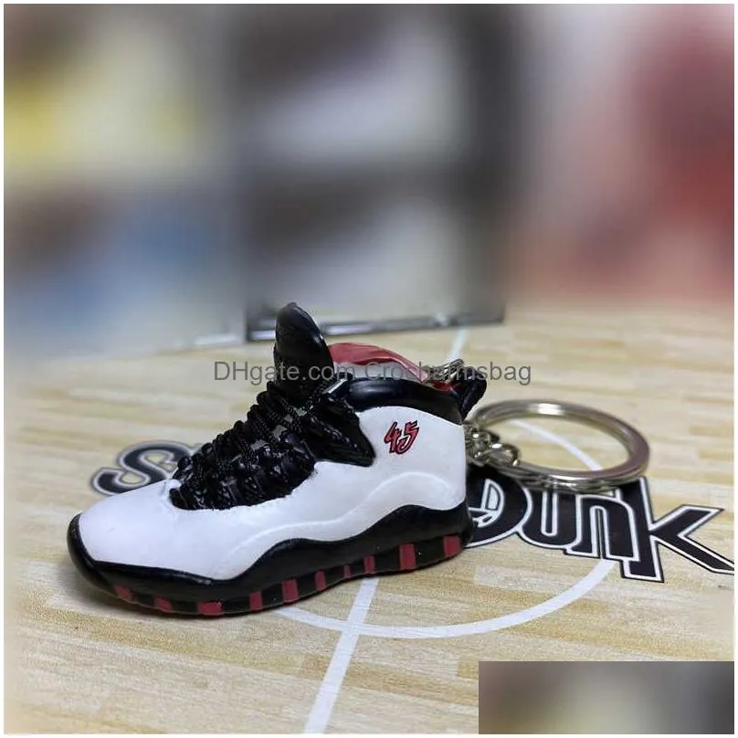 Creative Sneakers Model Souvenirs Keychains 3D Stereoscopic Basketball Shoes Keyring Man Car Backpack Decorative Surprise Gifts G1019