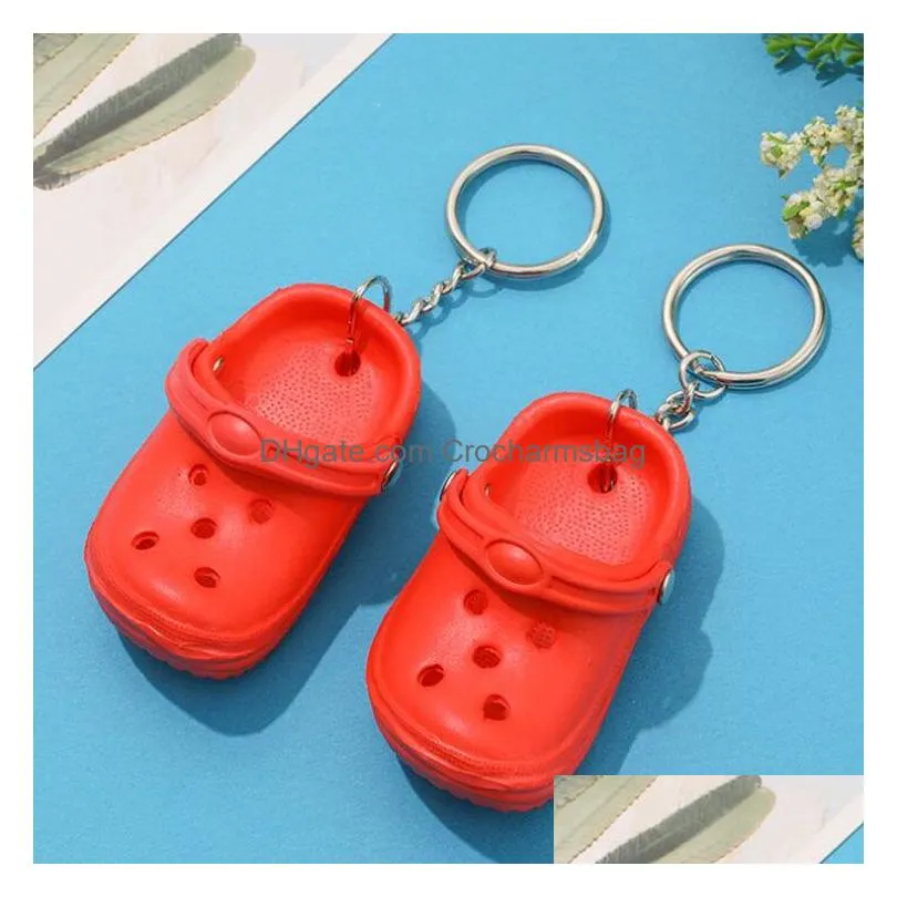 Wholesale 3D Mini Shoe Keychain Shoes Srocs Key Chain Clog Sandal Party Favors Key chains Cute EVA plastic foam hole sandals slippers