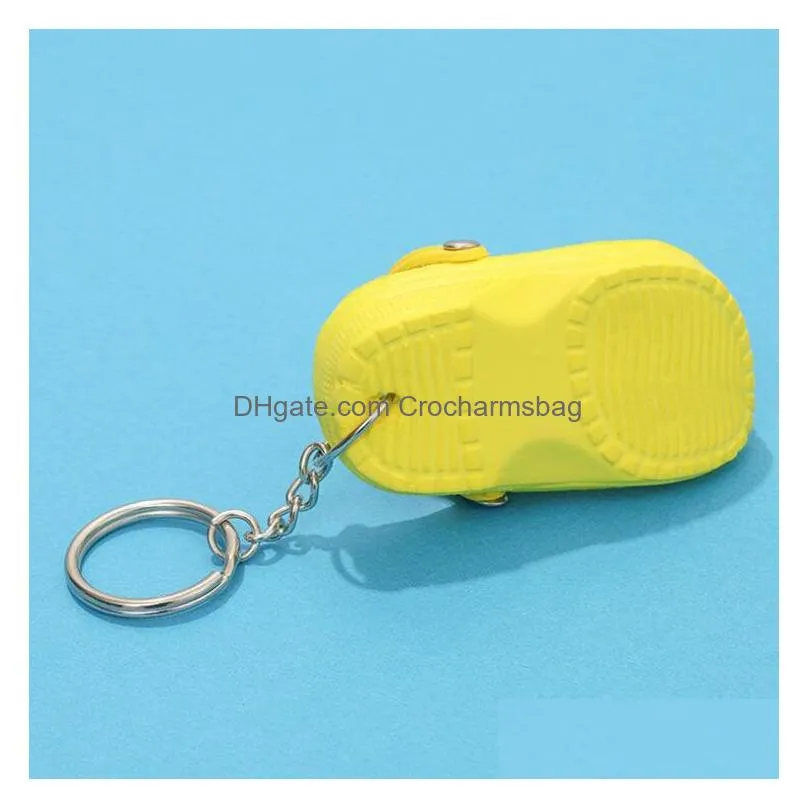 New arrived mini hole garden shoe keychains cute cartoon clog sandal key chain fashion accessories summer decoration gift