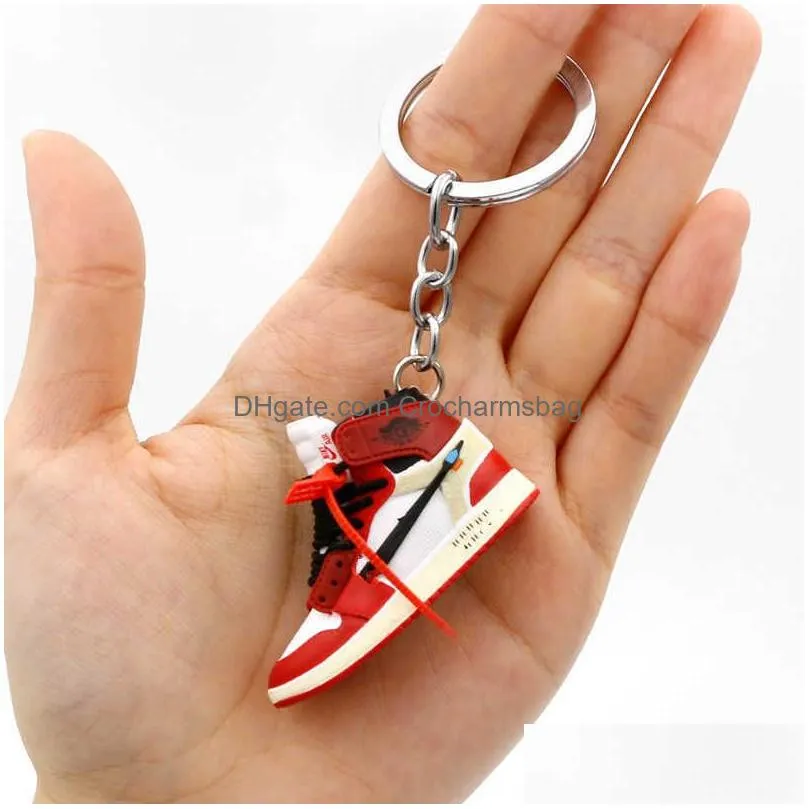 Creative 1/6 Hollow 3D Sneakers Model Keychains Souvenirs Basketball Shoes Sports Enthusiasts Keyring Car Backpack Pendant Gifts G1019