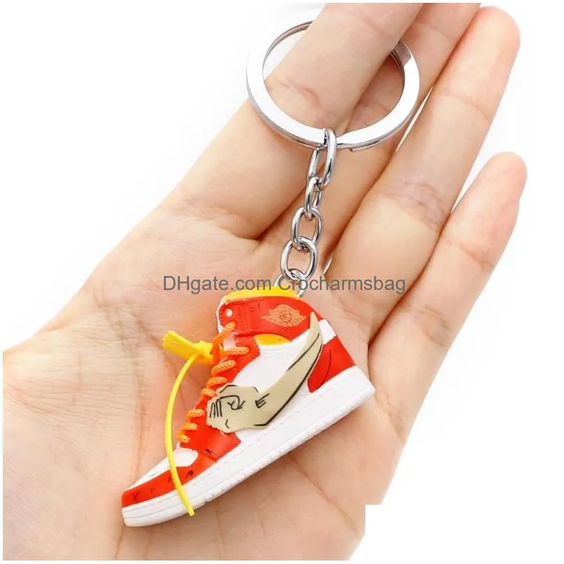 Keychains Three-Dimensional Sneakers Keychain Shoes Board Pendant Creative Ornament Bag Ornaments