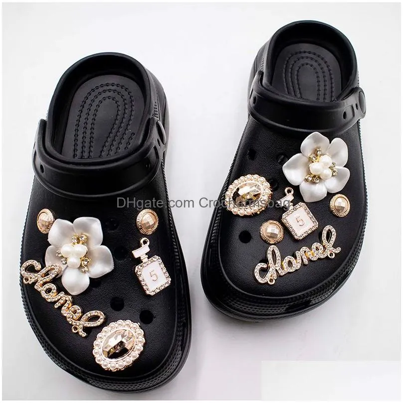 1 Set JIBZ Charms Designer Bling Luxury Flower Perfume Accessories Decorations for Croc Golden Pearl rhinestones Shoes 220720