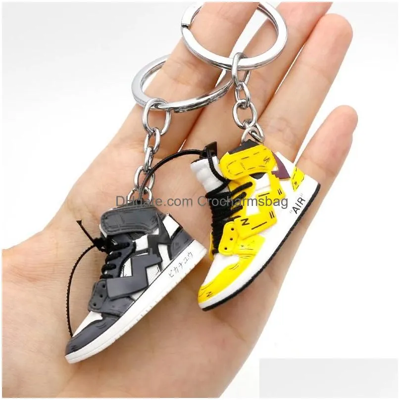 Keychains Three-Dimensional Sneakers Keychain Shoes Board Pendant Creative Ornament Bag Ornaments