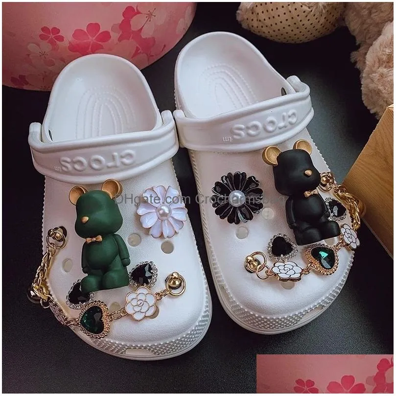 Vintage Bears Croc Charms Designer DIY Bling Metal Doll Shoes Buckle Decaration for JIBS Clogs Kids Women Girls Gifts 220720