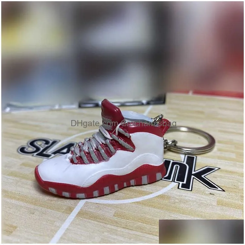 Creative Sneakers Model Souvenirs Keychains 3D Stereoscopic Basketball Shoes Keyring Man Car Backpack Decorative Surprise Gifts G1019