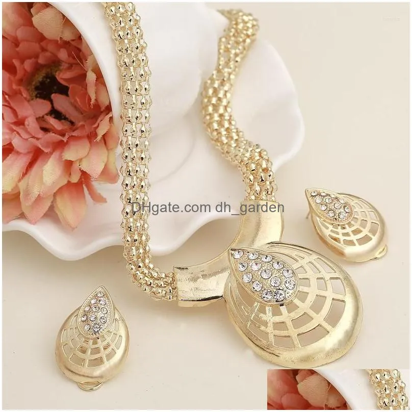 Geometric Gold Plated Jewelry Set For Women Necklace With Jhumka Earrings Bracelet And Ring Perfect For Engagement Parties Drop Delivery Kit By Dhgarden And Dhzuz From Dh garden 6.92 DHgate.Com