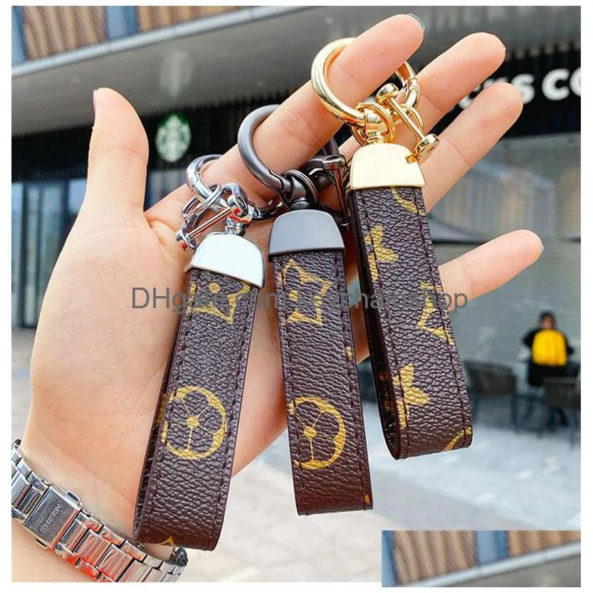 fashion designer keychain classic exquisite luxury car keyring zinc alloy letter unisex lanyard metal small jewelry 17 colors
