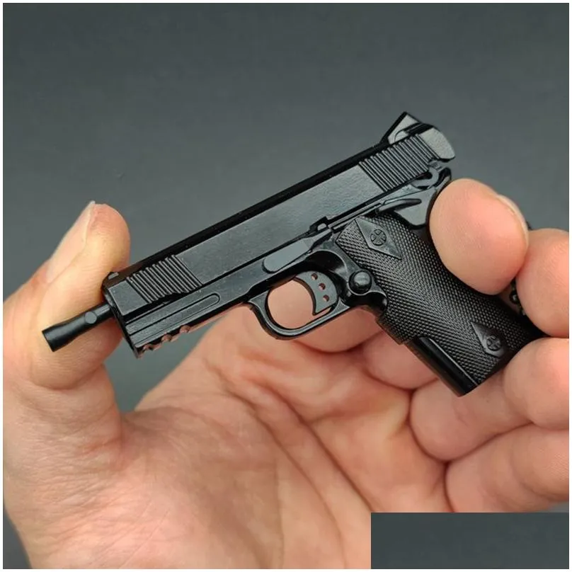 metal gun model 1:3 gun keychain pendant detachable handmade miniature pistol toys free assembly gift 1987