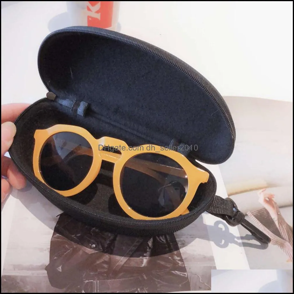 New soft leather case large portable simple black fashion men`s and women`s small  sunglasses storage box 546 T2