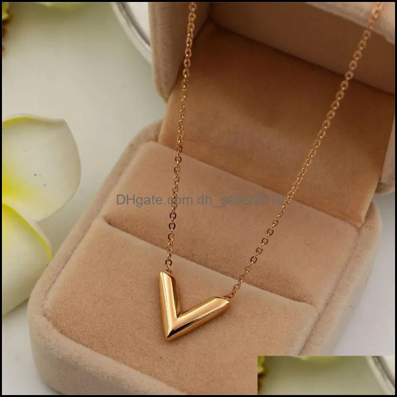 316L titanium steel Fashion V Pendant Necklace for Women`s Titanium steel plating Rose Gold letter Necklace Jewelry