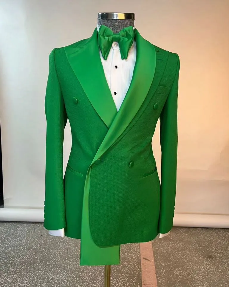 Green Men Wedding Tuxedos Pure Color Peaked Lapel Groom Wear Slim Fit Prom Party Coat Only One Jacket