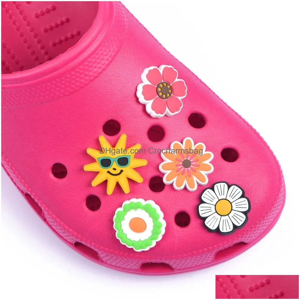 Factory wholesale Summer bee flower Soft PVC rubber Shoe clog charms for Christmas gift