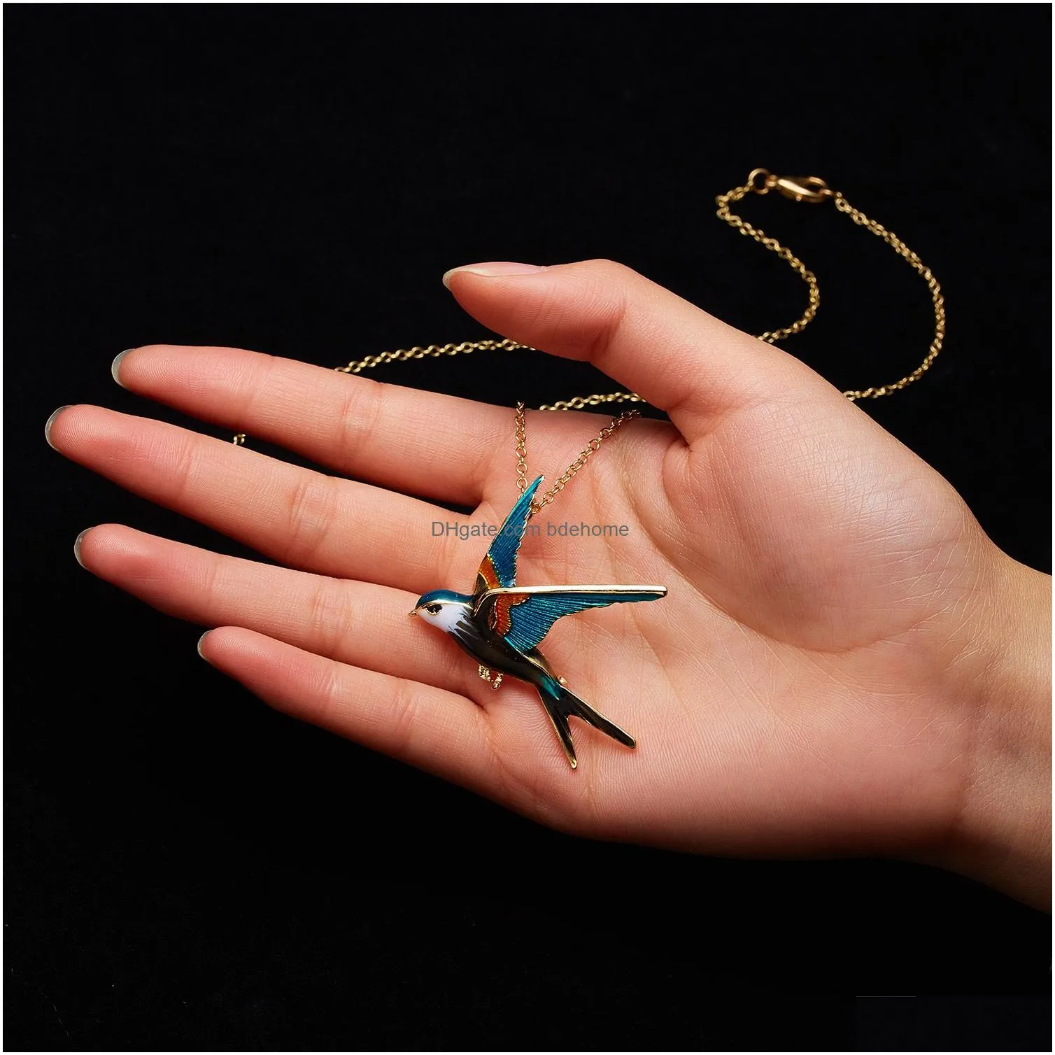 Fashion Flying Swallow Pendant Necklace Cute Blue Enamel Bird Brooch Bridal Wedding Party Anniversary Mother`s Day Gift Jewelry