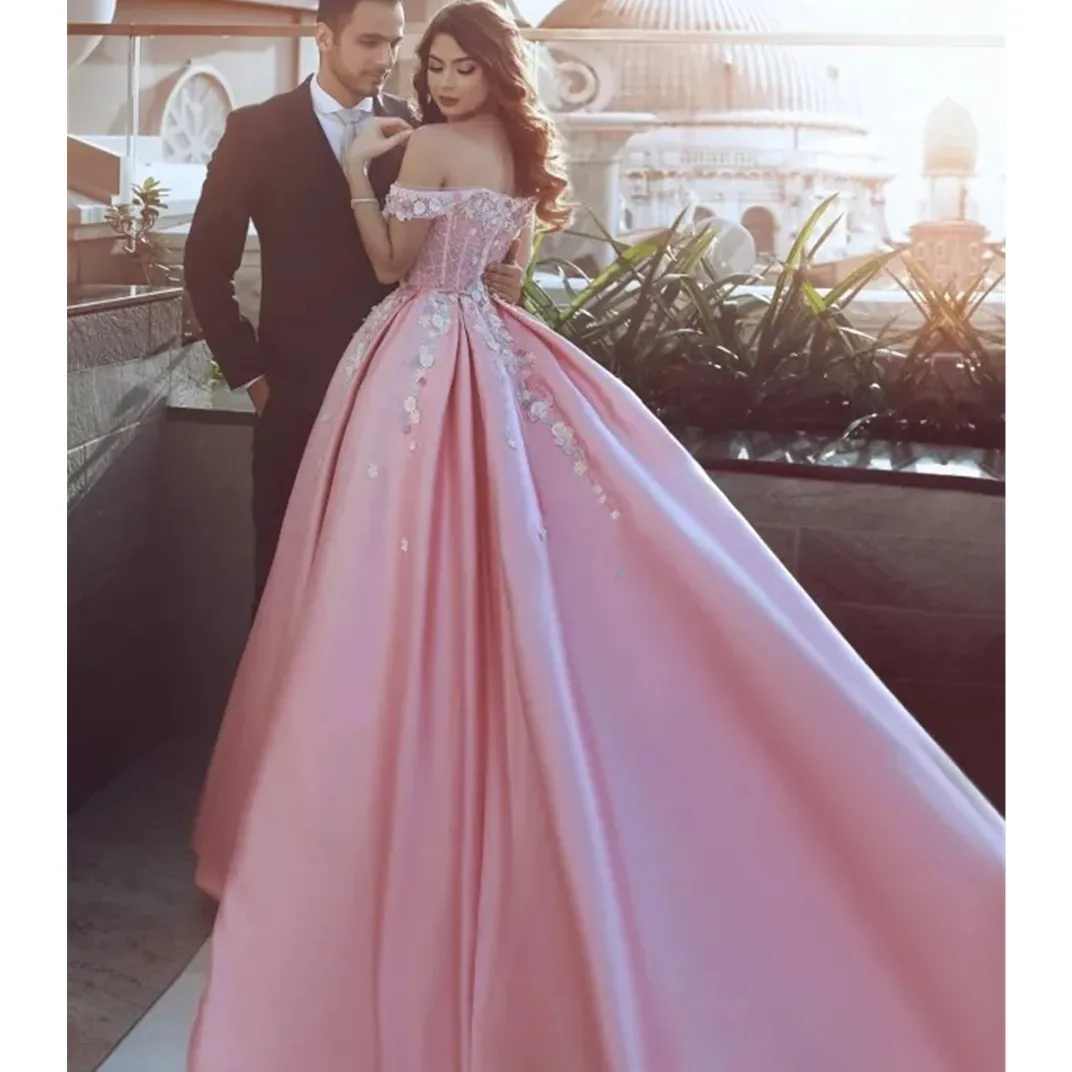 Luxury Lace Pink Quinceanera Dresses Elegant Off The Shoulder Embroidery Party Prom Dress Vestidos De 15 Anos Vintage Ball Gown