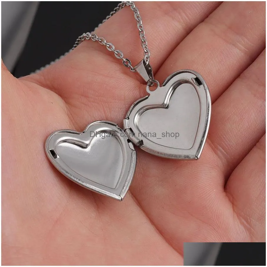 Romantic Heart Shaped Friend Picture Frame Locket Pendant Necklace Stainless Steel Love Jewelry Couple Valentine`s Day Gift