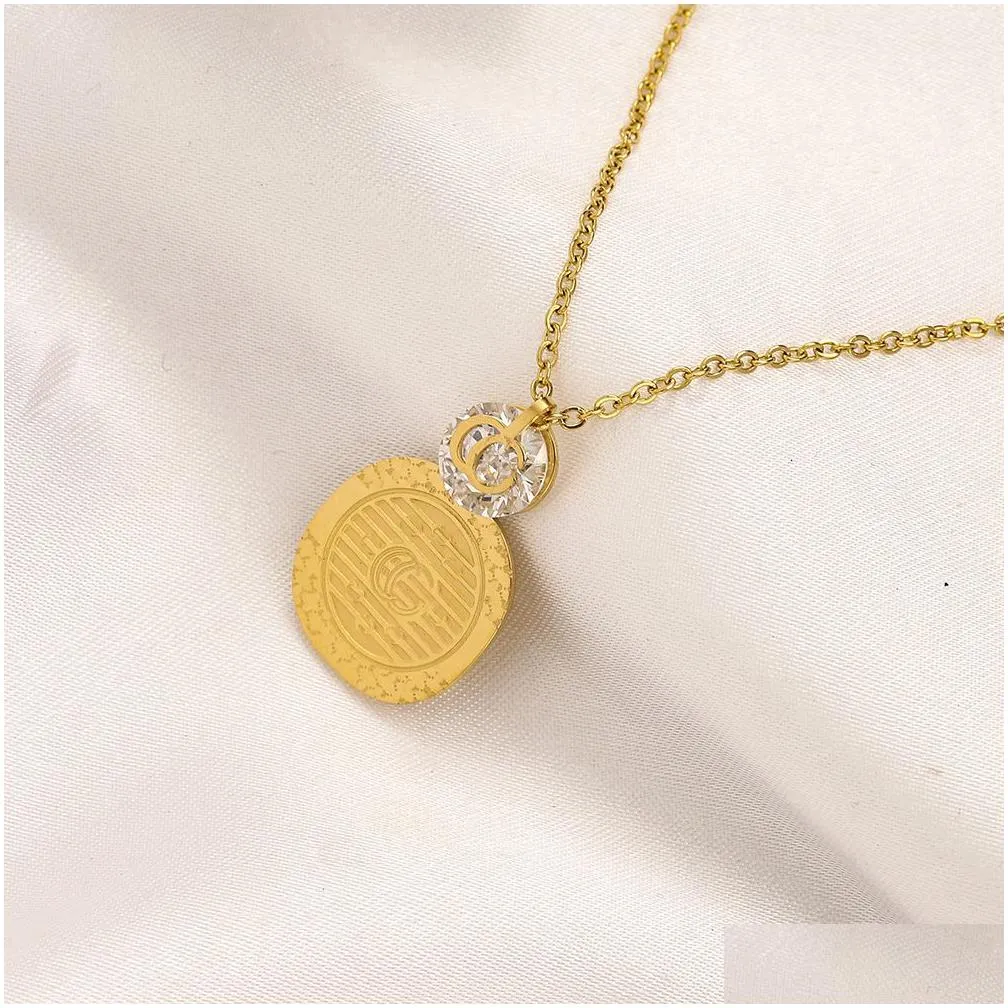 2023 love necklace designer brand diamond necklace fashion womens gift love jewelry long chain spring party versatile 18k gold necklace stainless steel