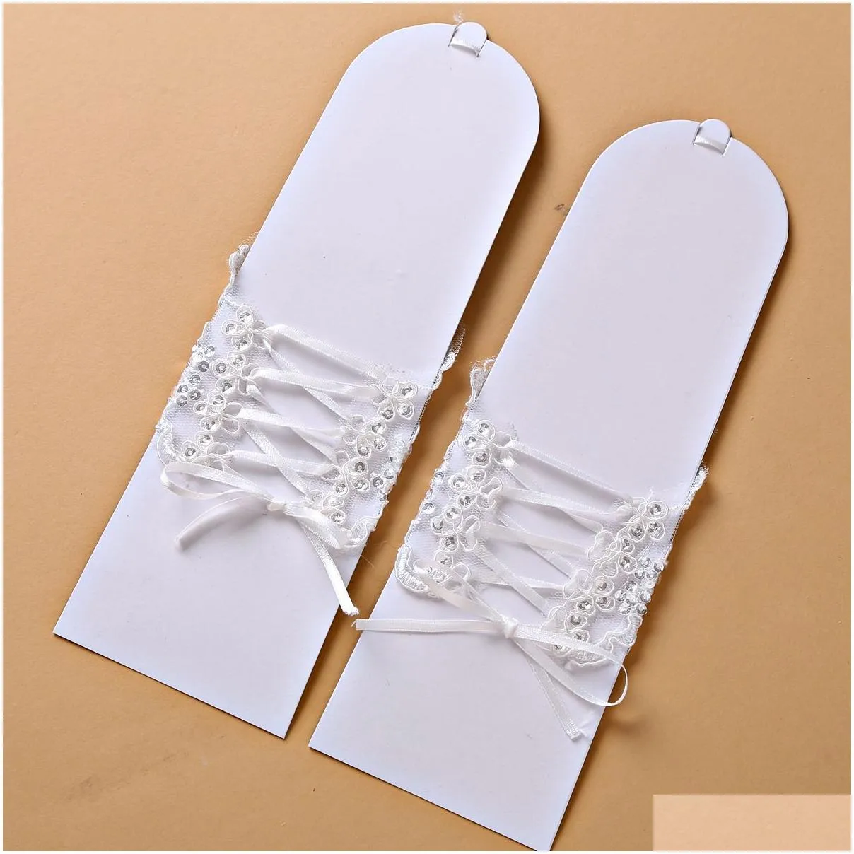 Elegant Beaded Lace Short Bridal Gloves Fingerless White red Ivory Wedding Accessories