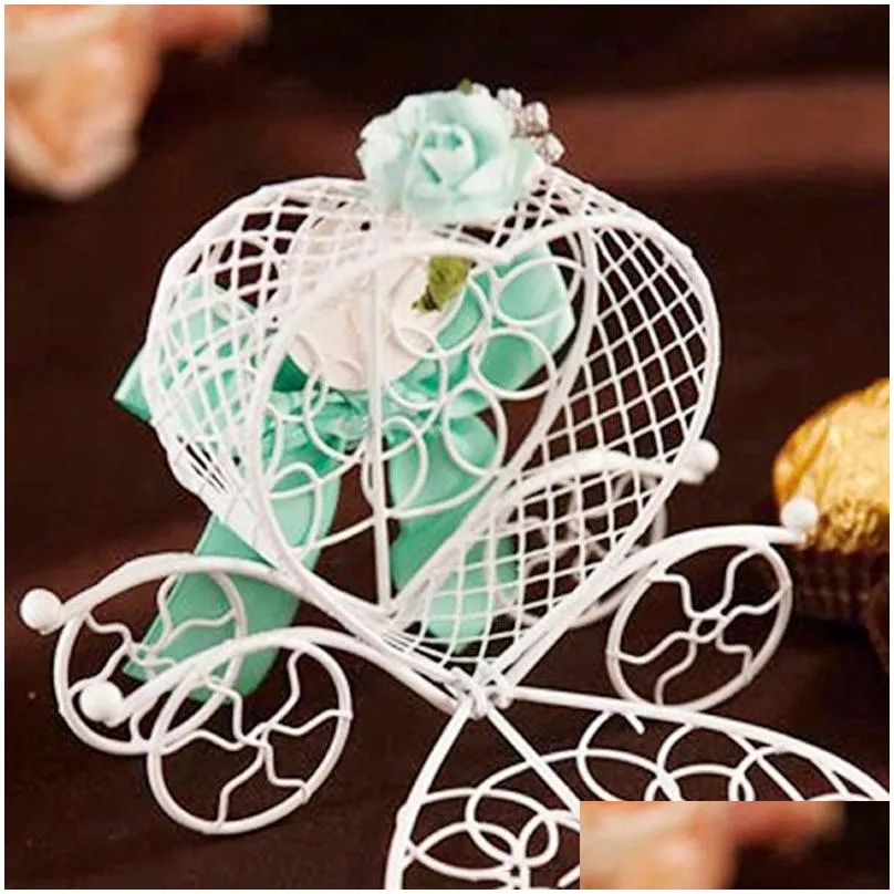 Europen Style Iron Small Cinderella Carriage Candy Box Baby Shower Favor Love Heart Candy Boxes Wedding Decor Party Supplies ZA1303