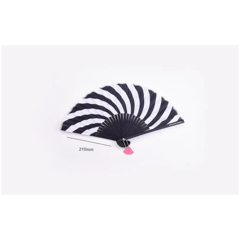 Creative Black and White Plastic Folding Cloth Fan Geometric Figure Hand Fans Summer Accesory For Children`s Gift Party Flavor ZA2846