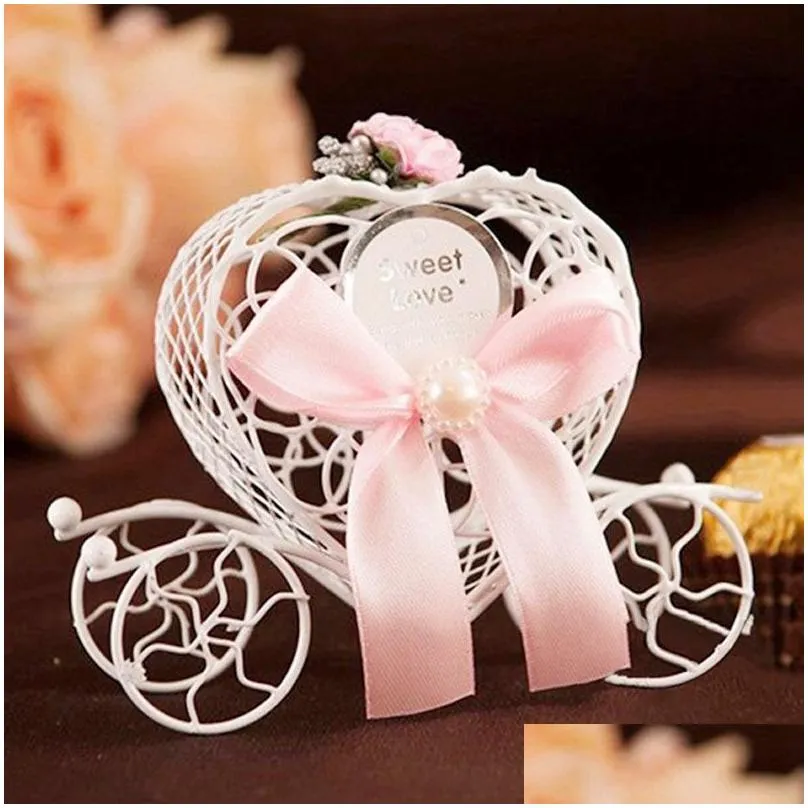 Europen Style Iron Small Cinderella Carriage Candy Box Baby Shower Favor Love Heart Candy Boxes Wedding Decor Party Supplies ZA1303