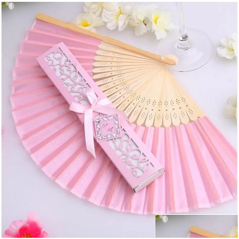 Luxurious Silk Fold hand Fan in Elegant Laser-Cut Gift Box +Party Favors wedding baby shower Gifts fast shipping F2017530