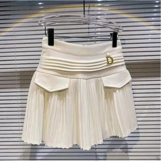 2023 new Black sexy street casual designer skirts women`s high-waisted metal letter D pendant to prevent light out mini skirt