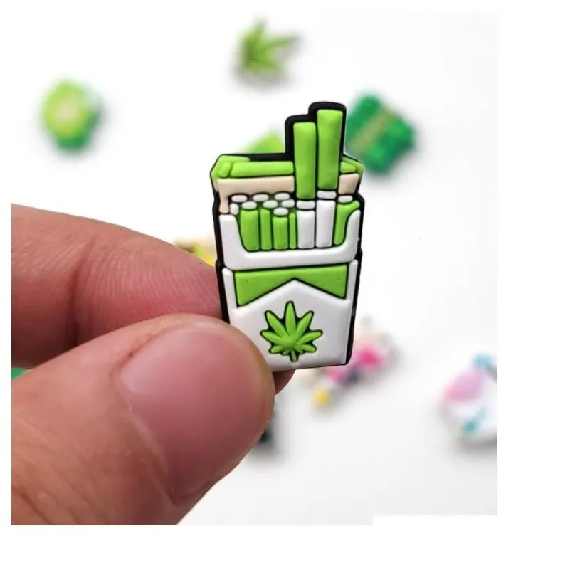 Green cartoon PVC Shoe Charms Shoes Buckles Bands Fit Bracelets clog JIBZ accessories Wristband Boys Girls Gift Hat Decoration