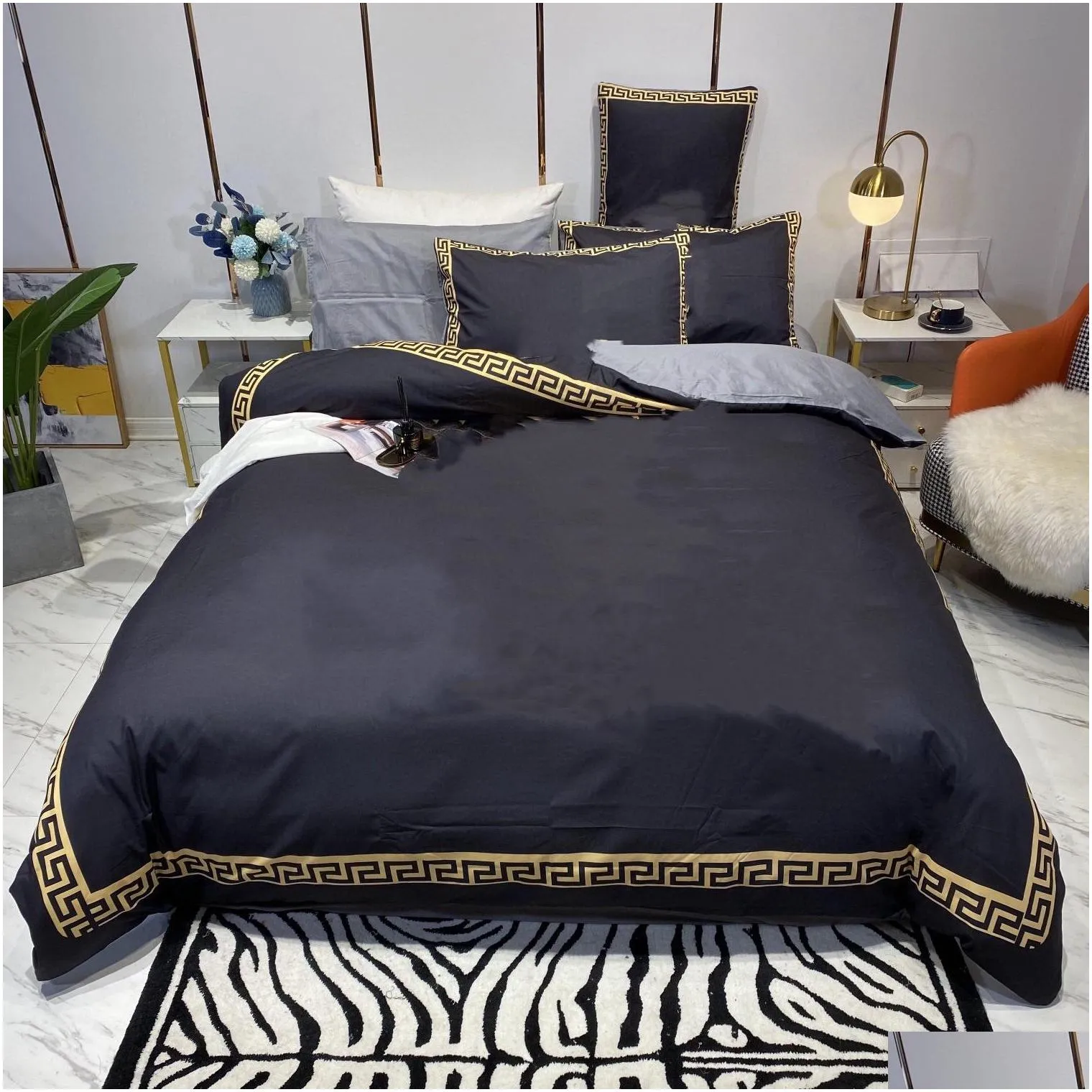 2022 fashion black gold designers bedding sets luxury duvet cover queen size bed sheet pillow covers designer comforter set