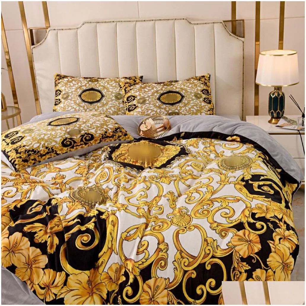 fashion gold winter designer bedding set velvet duvet cover bed sheet with 2pcs pillowcases luxury printed queen size comforters sets