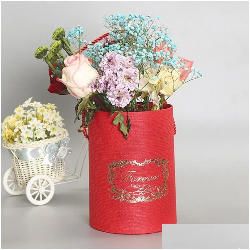 6 colors Round Flower Paper Boxes With Lid and rope Hug Bucket Florist Gift Packaging Box Candy Bar Boxes Party Wedding Supplies