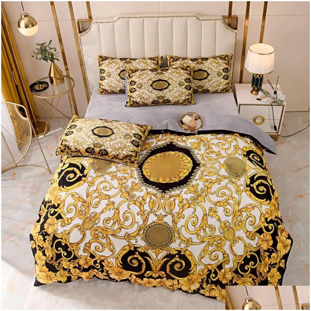 fashion gold winter designer bedding set velvet duvet cover bed sheet with 2pcs pillowcases luxury printed queen size comforters sets