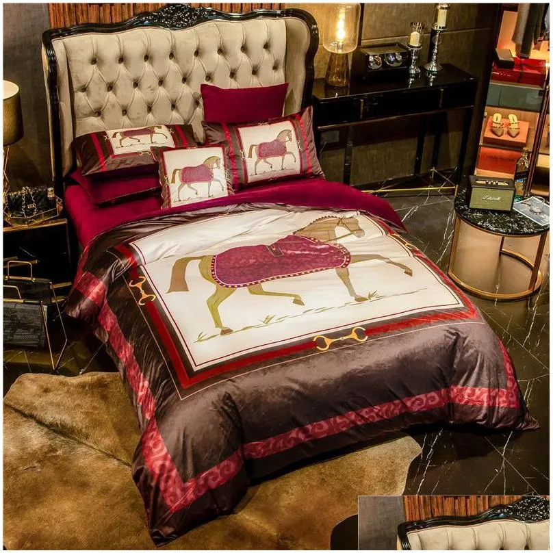 luxury horse printed designer bedding sets velvet queen king size duvet cover bed sheet pillowcases high quality fashion designers comforter