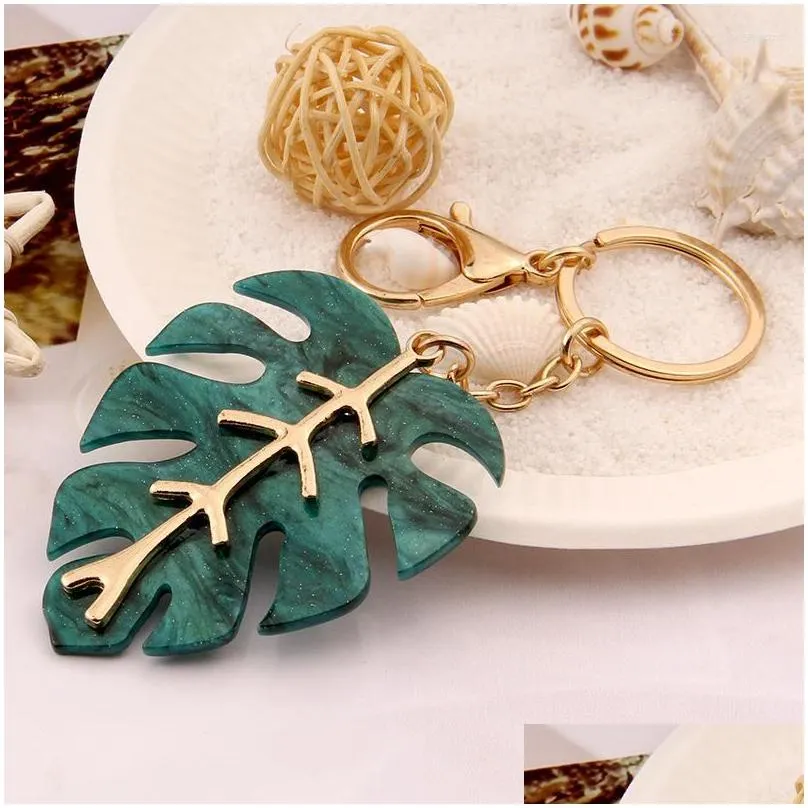 keychains christmas green leaf metal keychain beautiful and  foliage shape key ring festival gift ladies accessories 