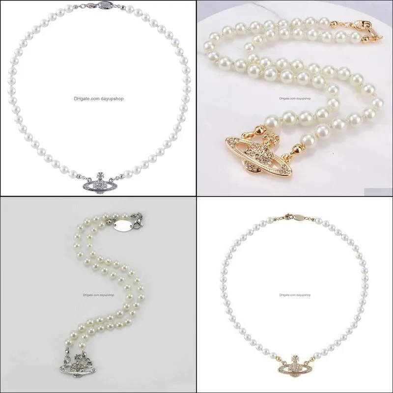 Pendant Necklaces The queen mother of the West has a necklace full of diamonds a collarbone chain and a Saturn Pendant Necklace Set with diamonds for