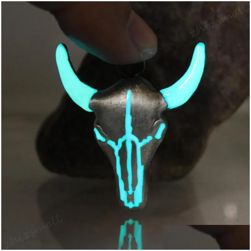 keychains glowing bull`s head keychain horns pendant glow in the dark bull ox horn pendants keyring women men boys girls gift key