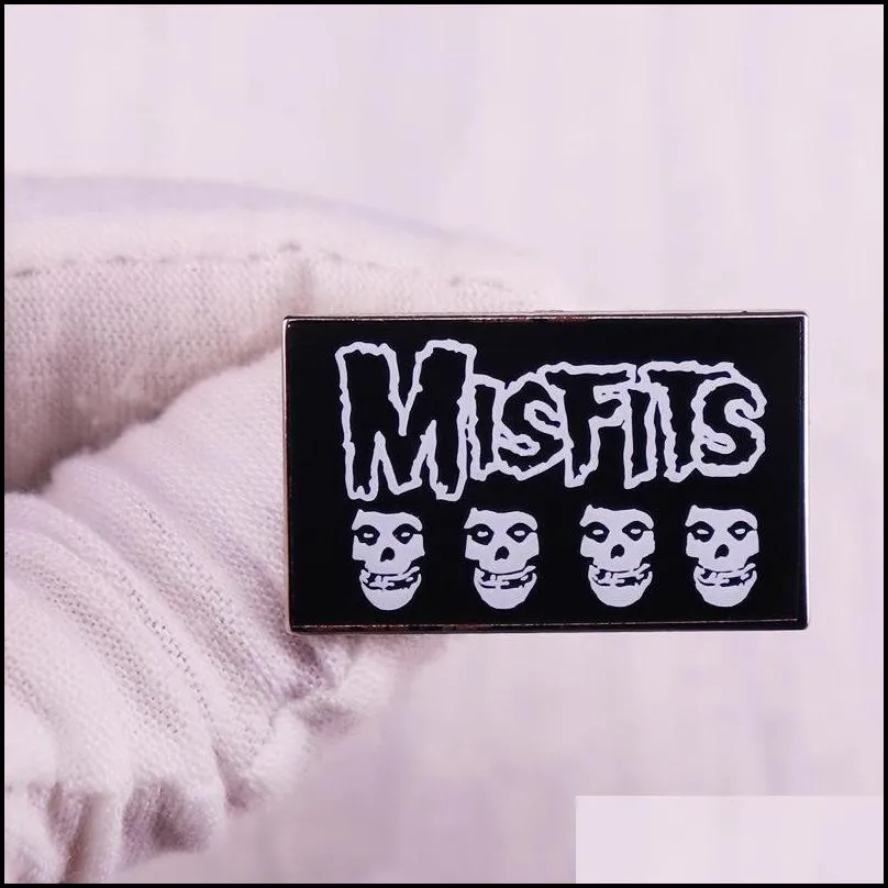 misfits brooch acclimatized chorus american horror punk rock band brooch badge