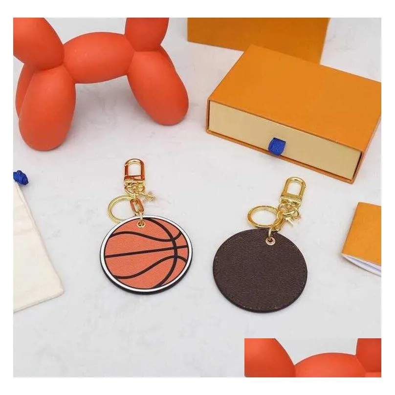 designer fashion keychain letter printing round high quality basketball key chain uni pu leather alphabet pattern car keys ring