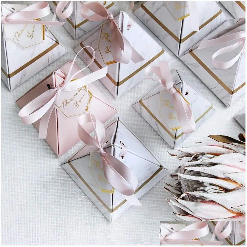 50pcs/lot triangular pyramid marble candy box wedding favors and gifts boxes chocolate box bomboniera giveaways boxes party supplies