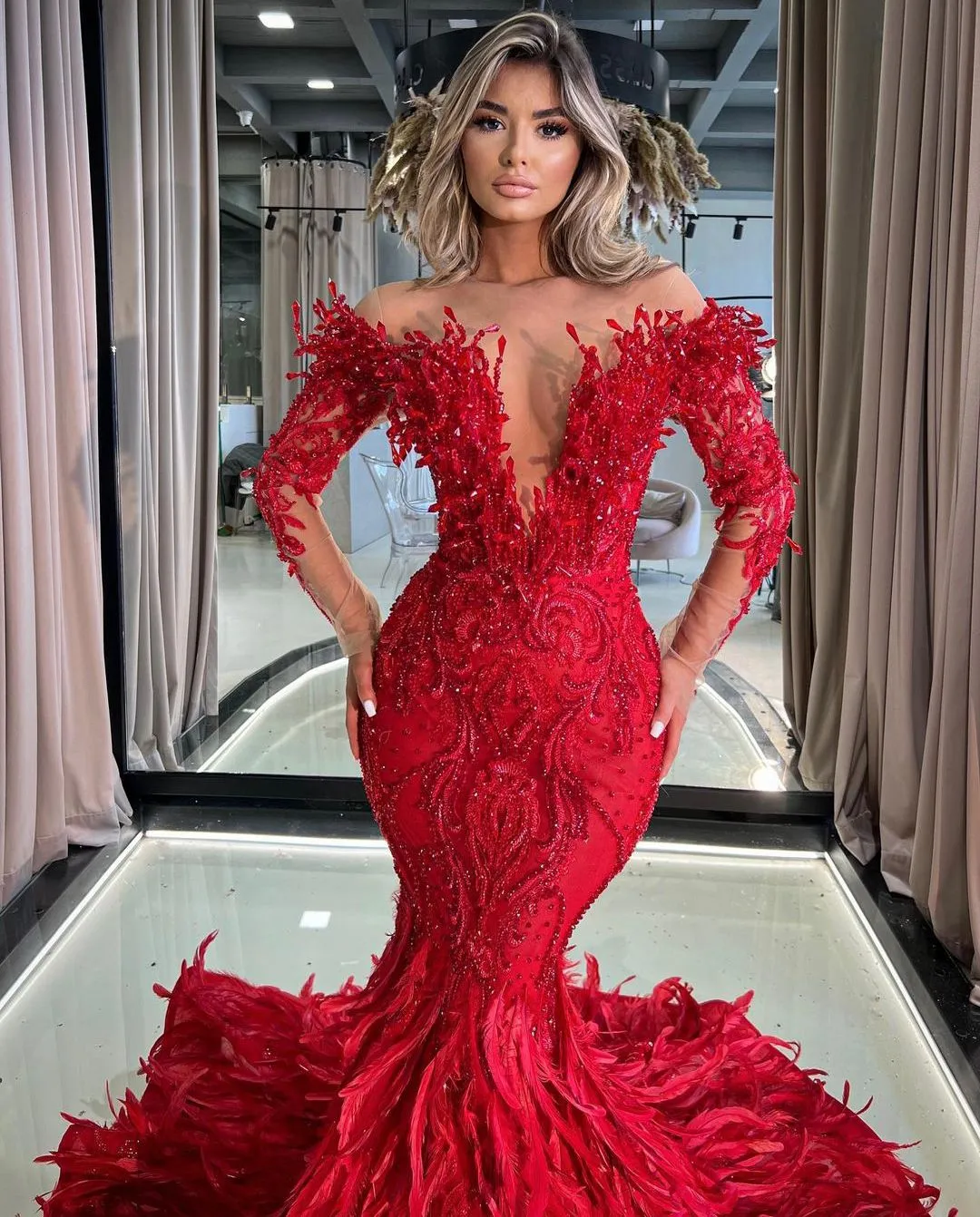 Red Luxury Mermaid Evening Dresses Long Sleeves Deep V Neck Beaded Pearls Appliques Sequins Floor Length Feather Train Prom Dresses Gowns Plus Size Gowns Party Dress