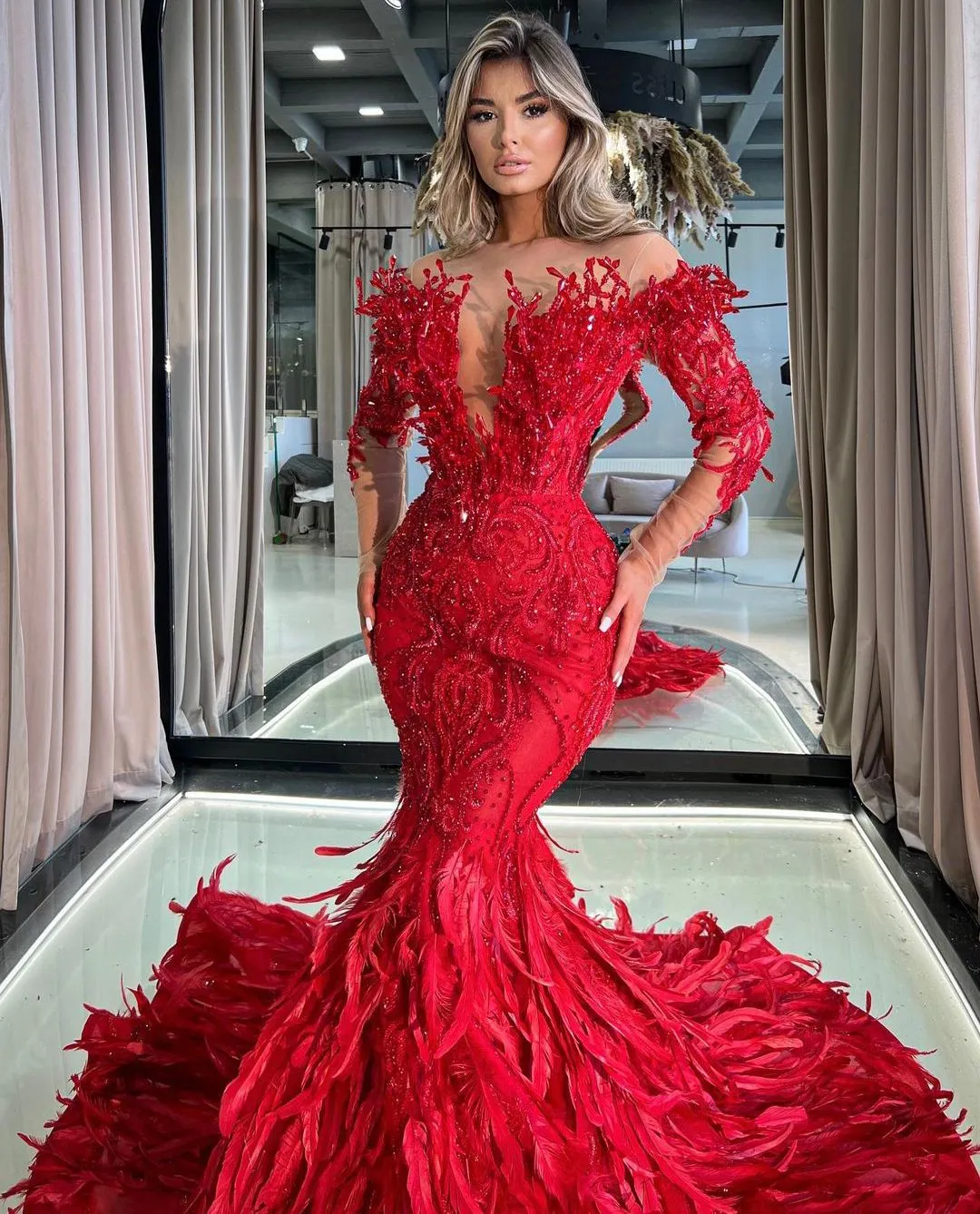 Red Luxury Mermaid Evening Dresses Long Sleeves Deep V Neck Beaded Pearls Appliques Sequins Floor Length Feather Train Prom Dresses Gowns Plus Size Gowns Party Dress