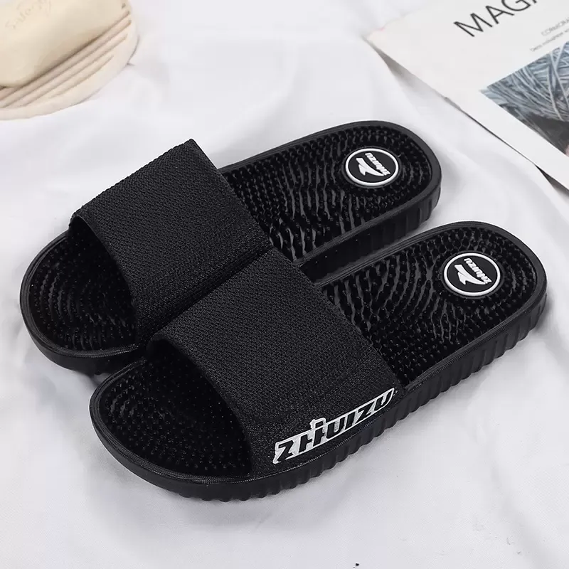 Beach Flip Flops Men`s Flat Indoor Massage Slippers Men Home Non-slip Massage Slippers Zapatos Hombre Men`s Slides