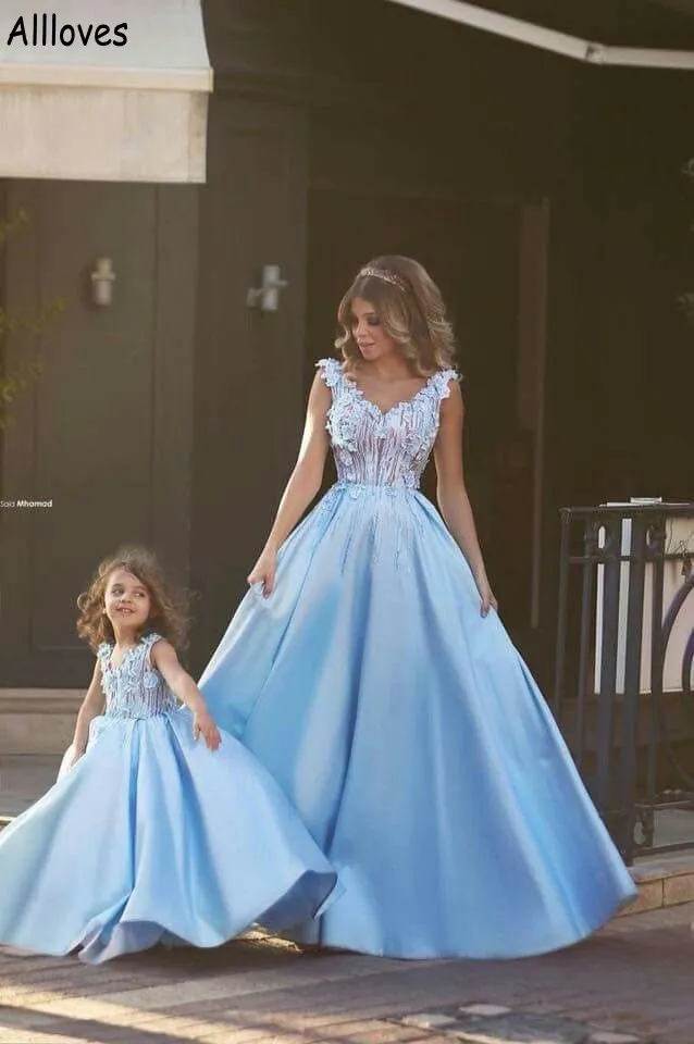 Sky Blue Matching Mother and Daughter Evening Dresses V Neck With 3D Handmade Flowers Little Girl Satin Event Party Gowns Mom Baby Photoshoot Dress Formal Wear CL1969